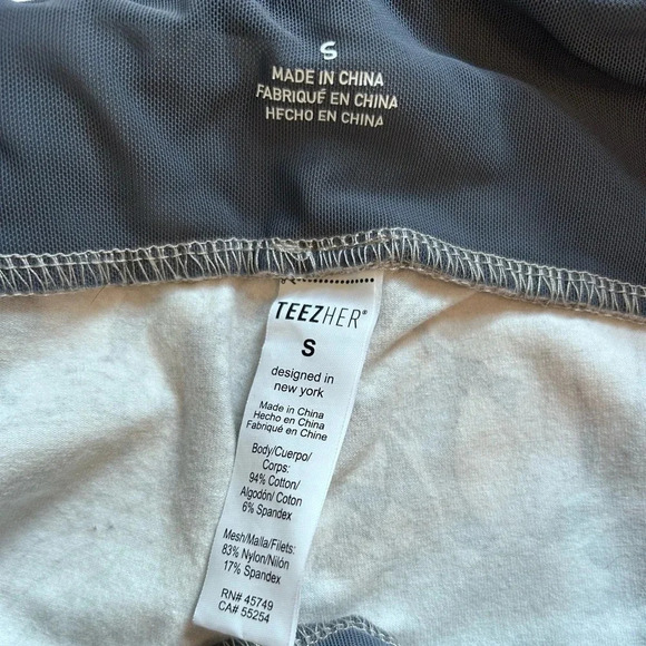 Teezher printed leggings. Size small. Blue floral - Picture 4 of 4